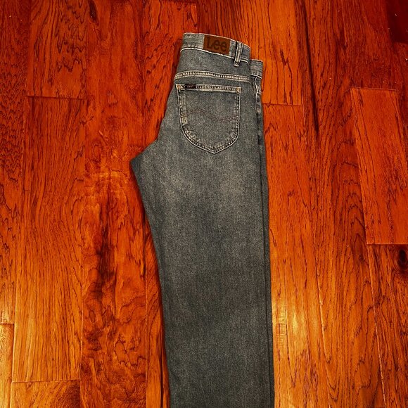 *BRAND NEW* Woman's Heritage Lee jeans size 4 M - Picture 2 of 8